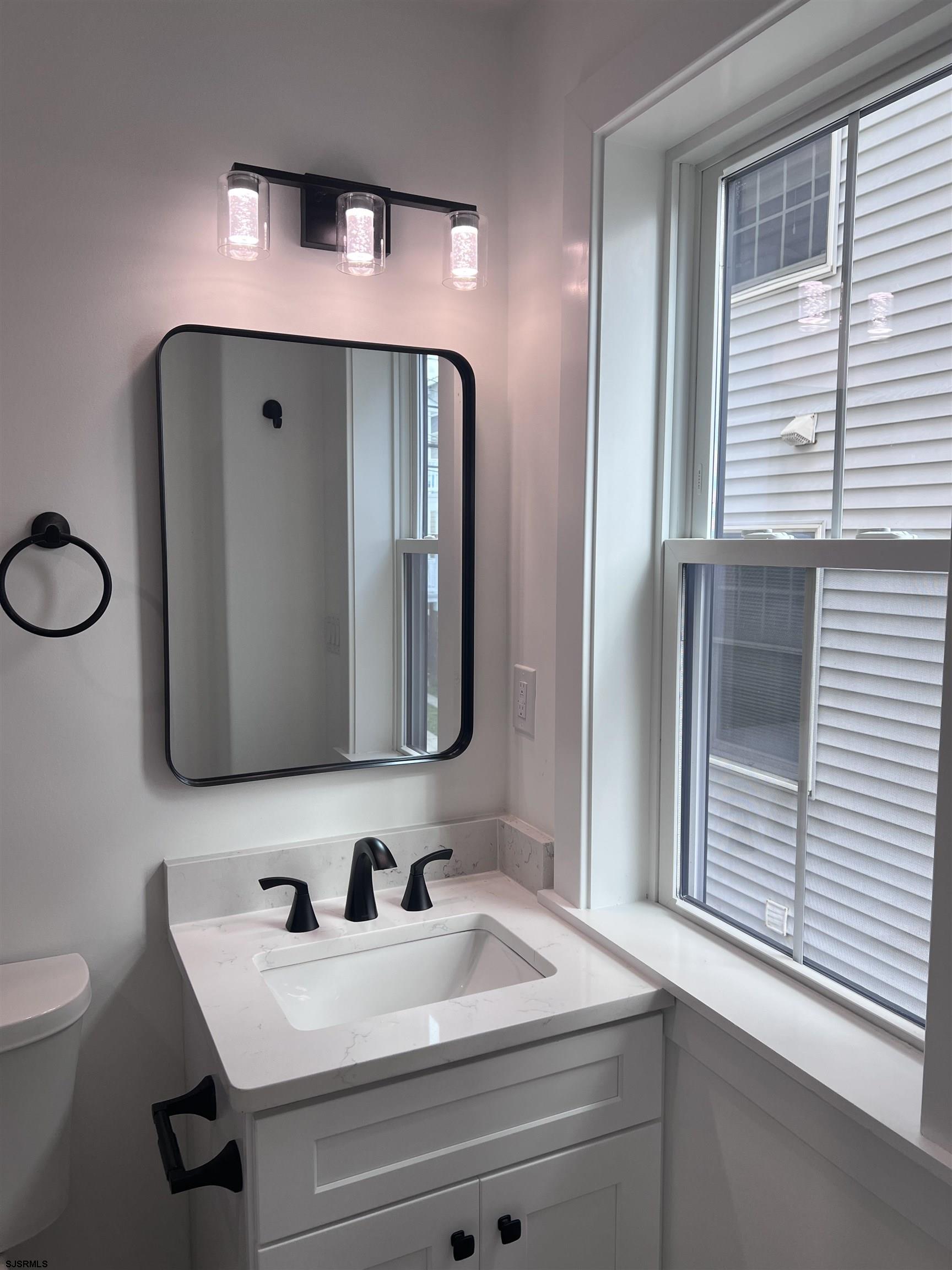 2709 West Ave Unit: 1st Floor