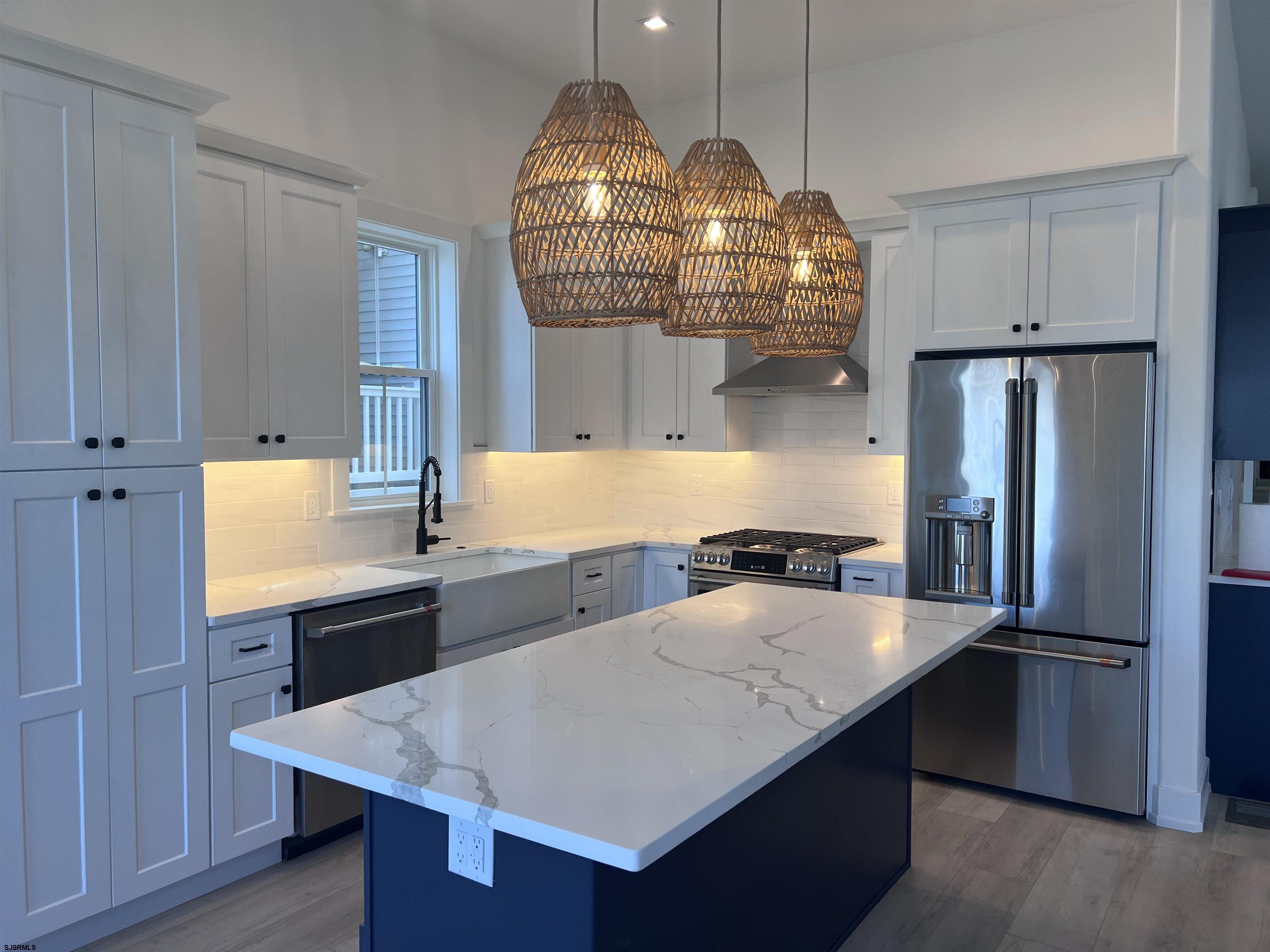 2709 West Ave Unit: 1st Floor