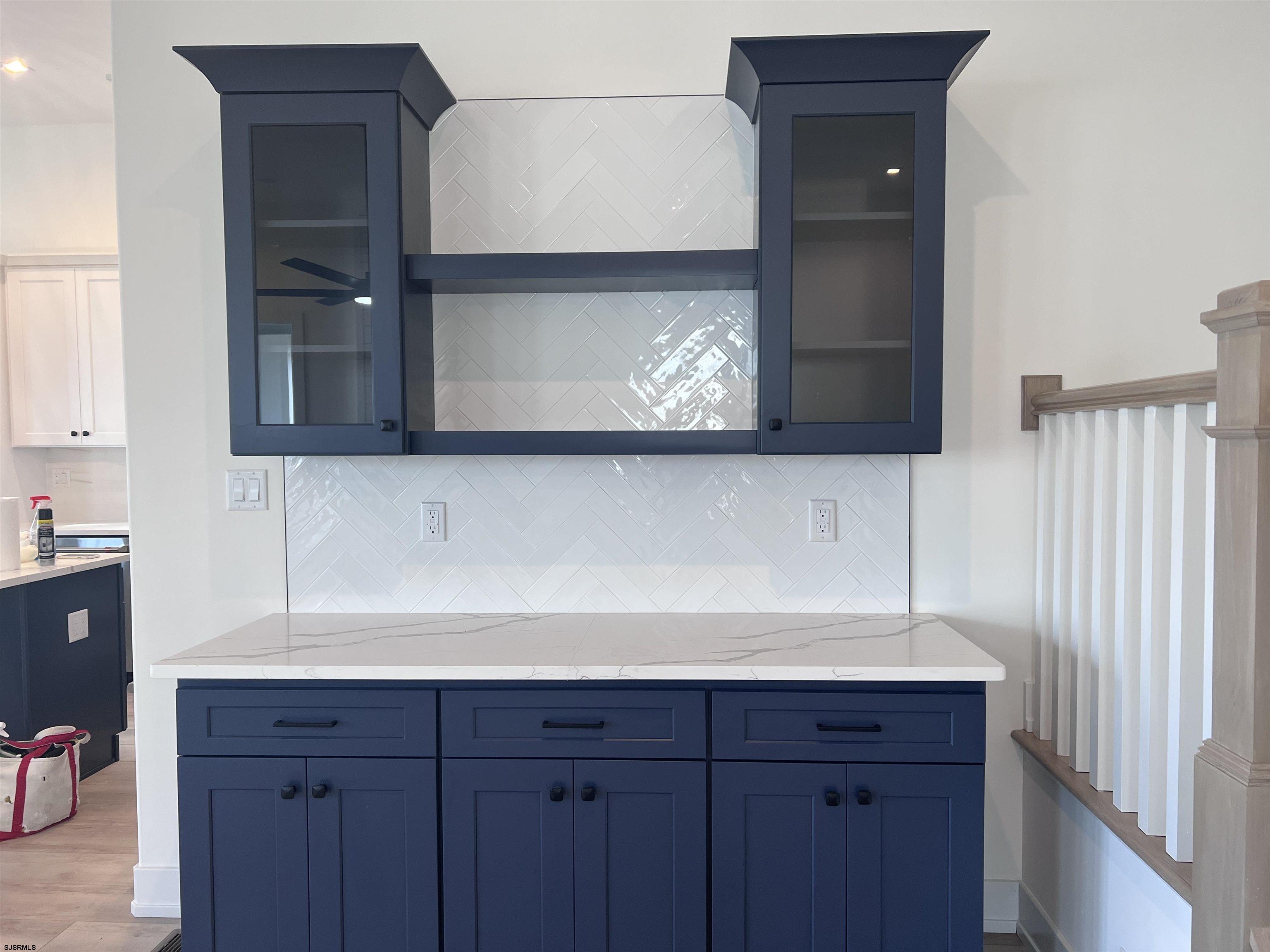 2709 West Ave Unit: 1st Floor