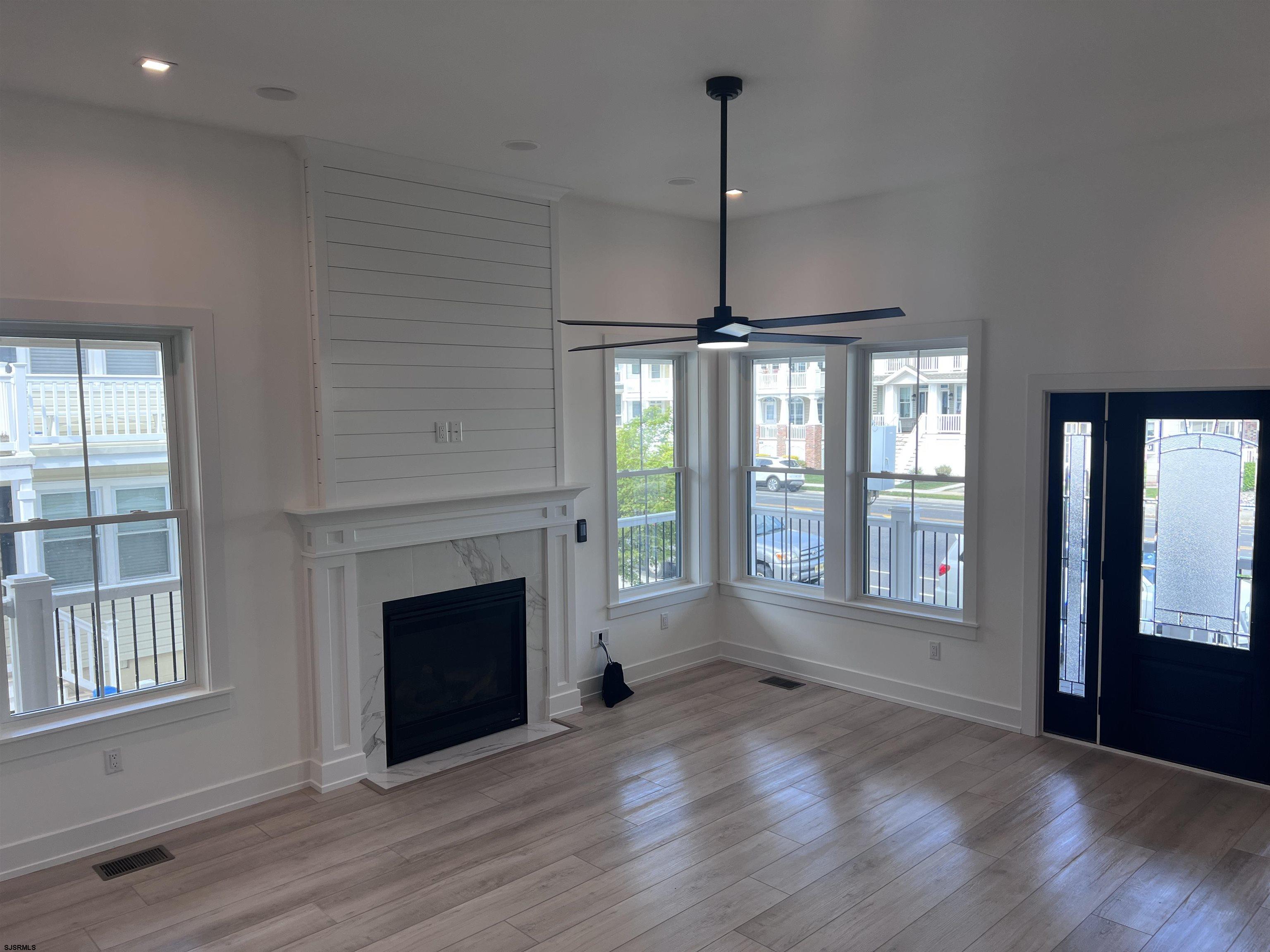 2709 West Ave Unit: 1st Floor