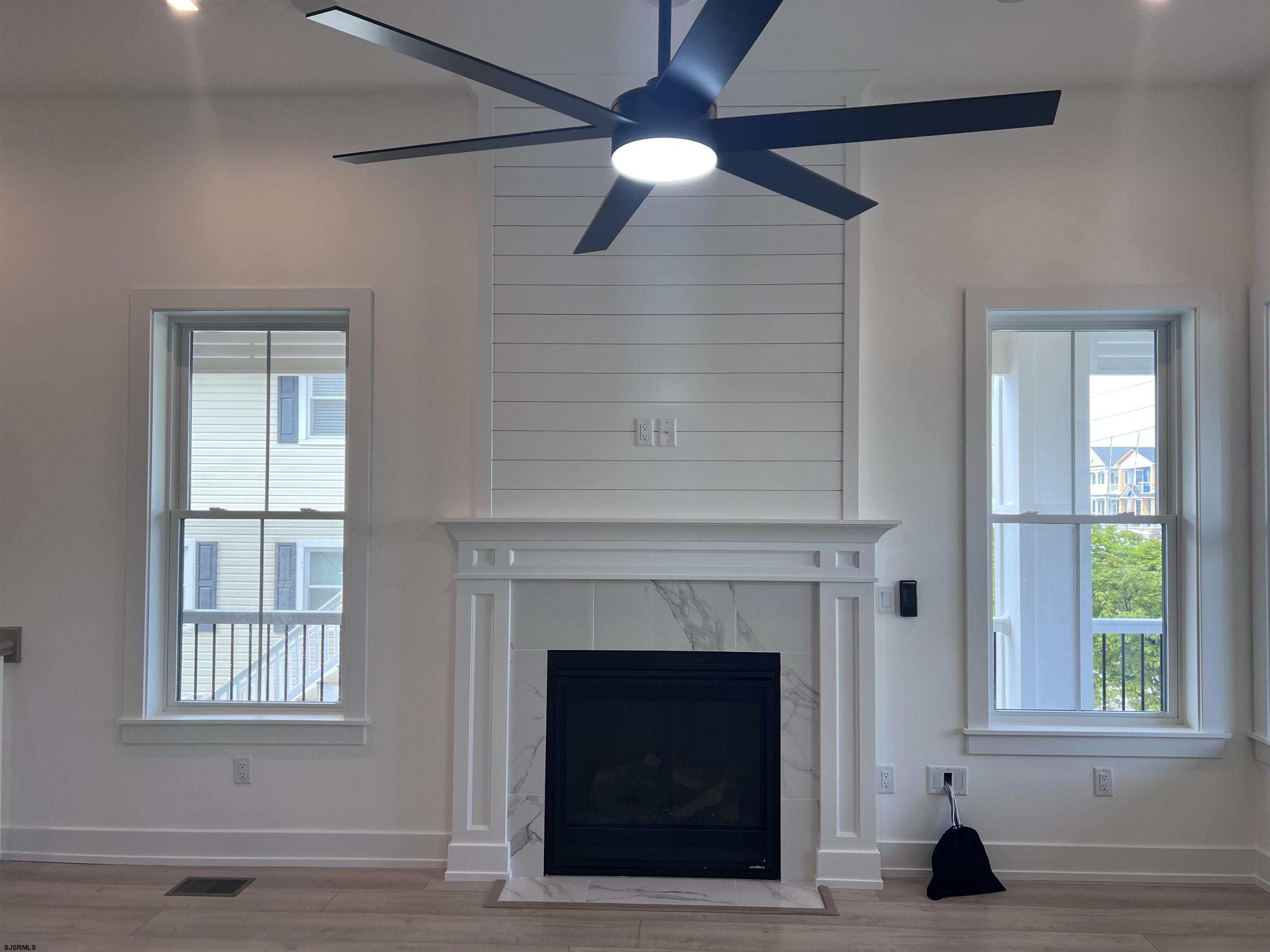 2709 West Ave Unit: 1st Floor
