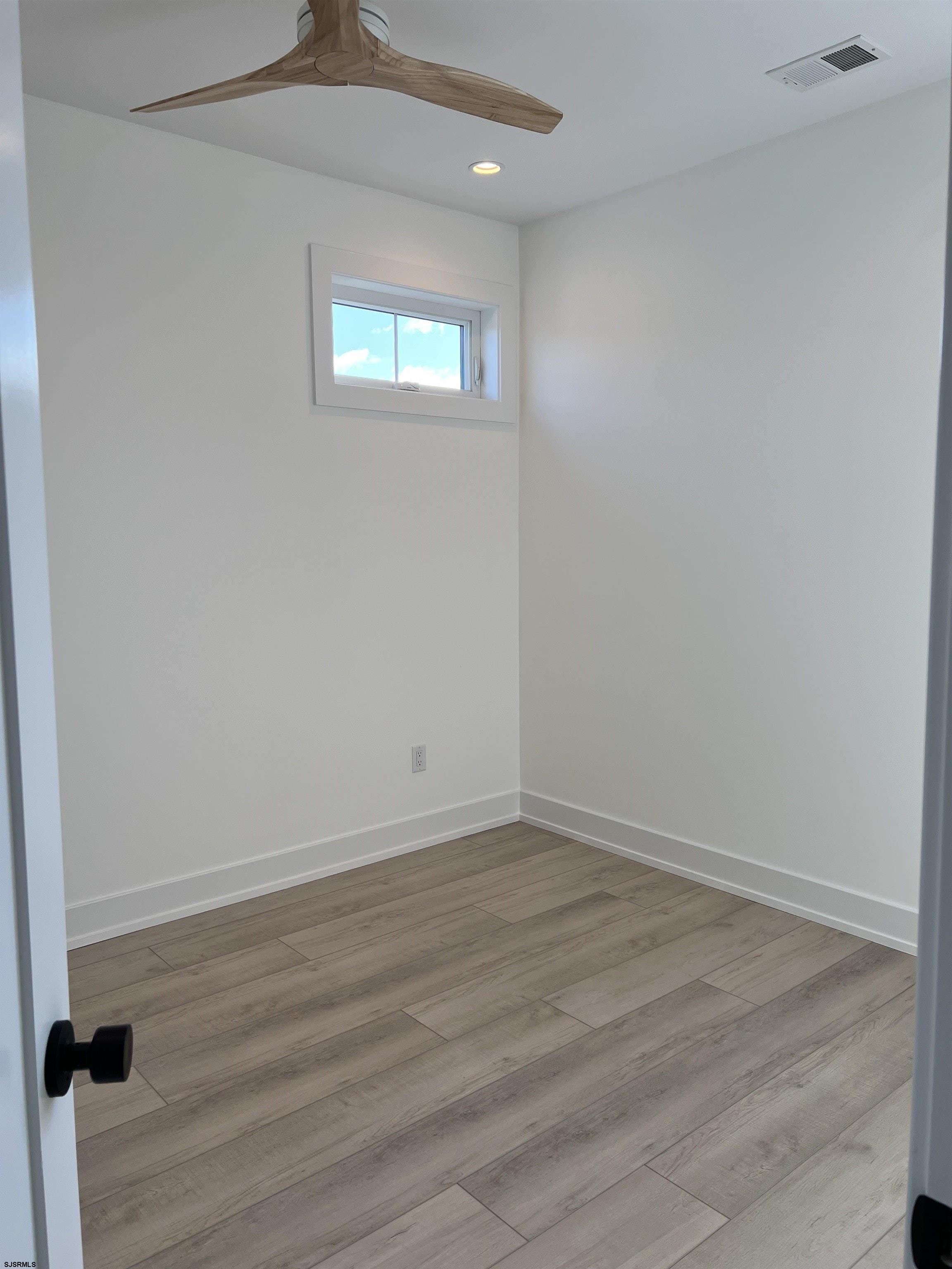 2711 West Ave Unit: 2nd Floor