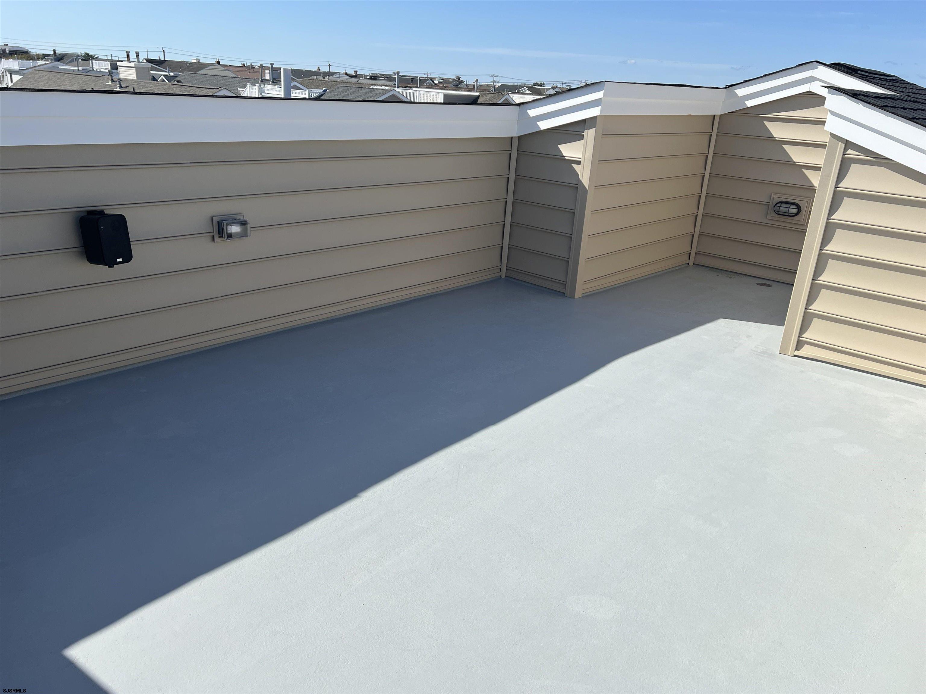 2711 West Ave Unit: 2nd Floor
