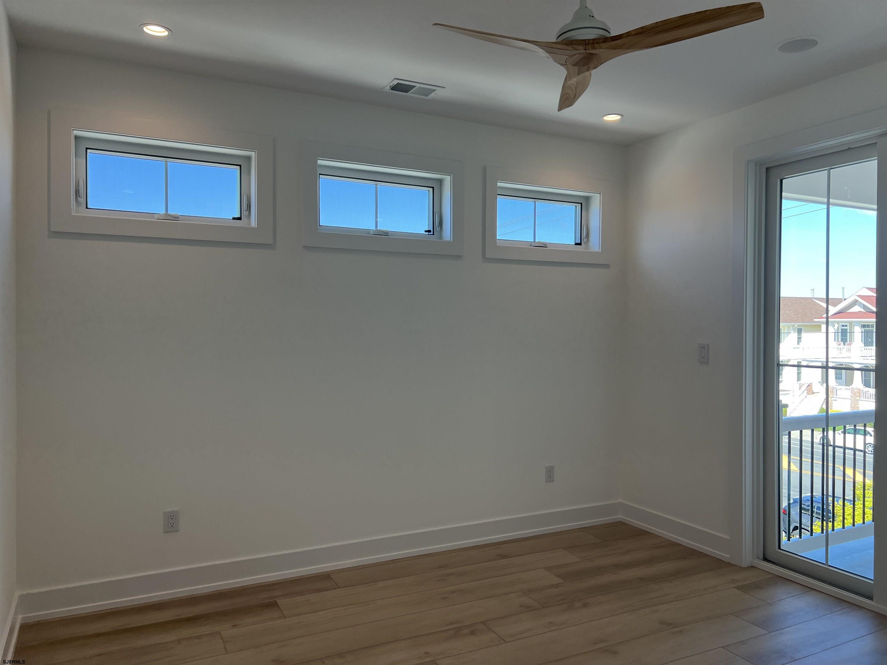 2711 West Ave Unit: 2nd Floor