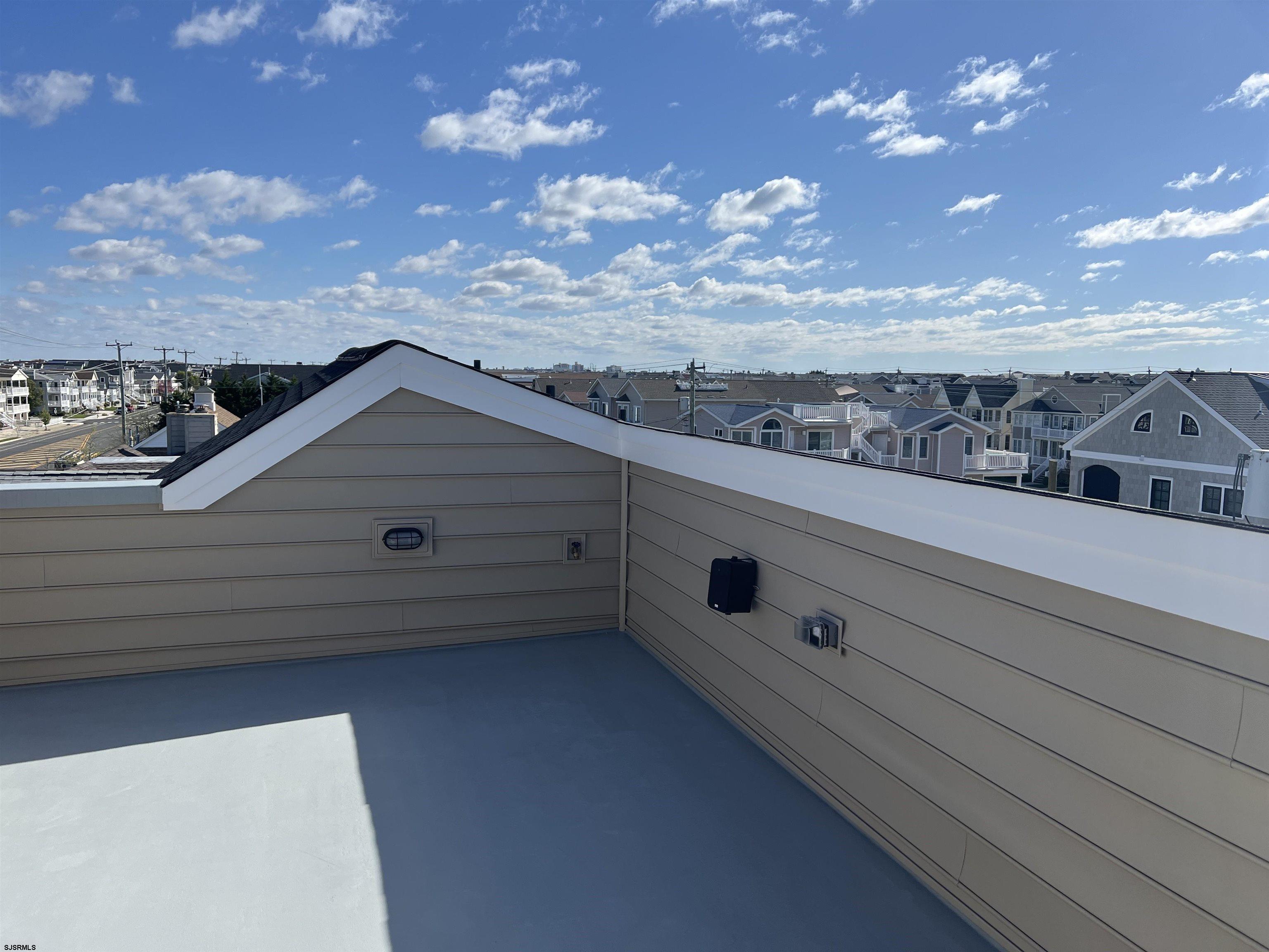 2711 West Ave Unit: 2nd Floor