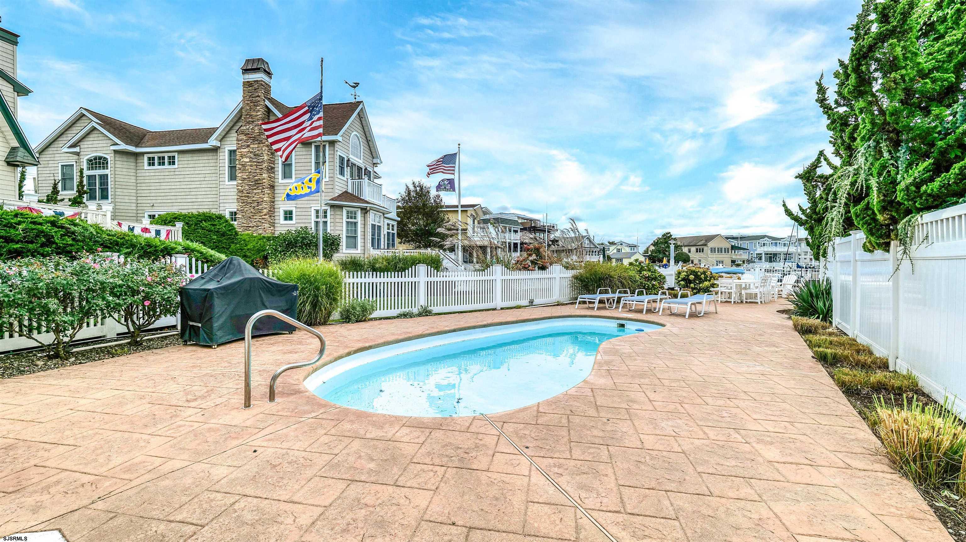112 W Atlantic Blvd