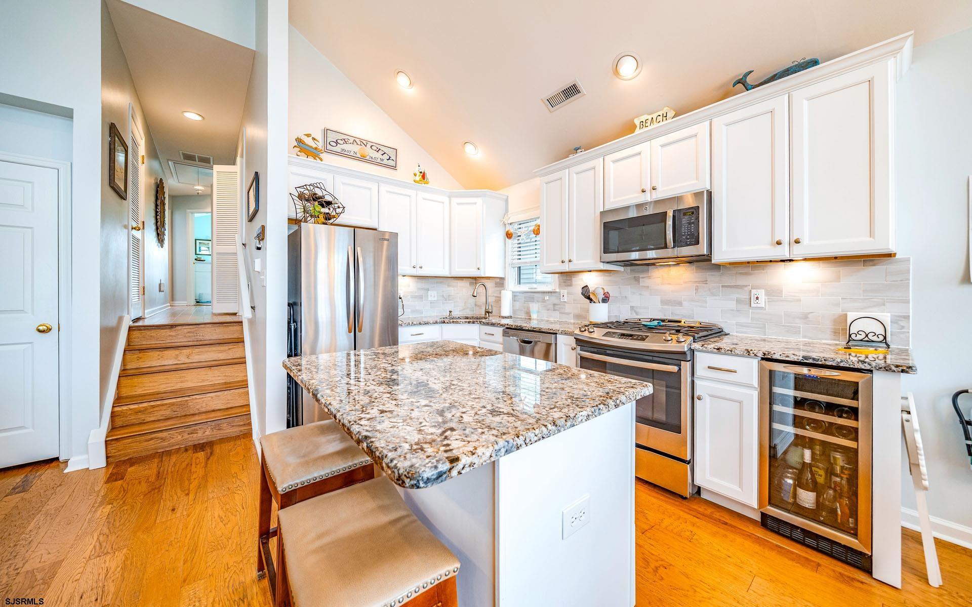 3118 Asbury Ave Unit: 2