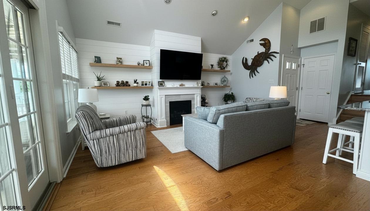 3118 Asbury Ave Unit: 2