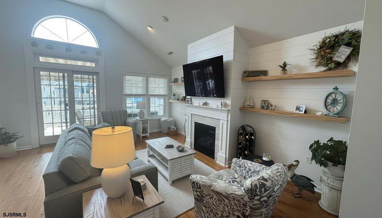 3118 Asbury Ave Unit: 2