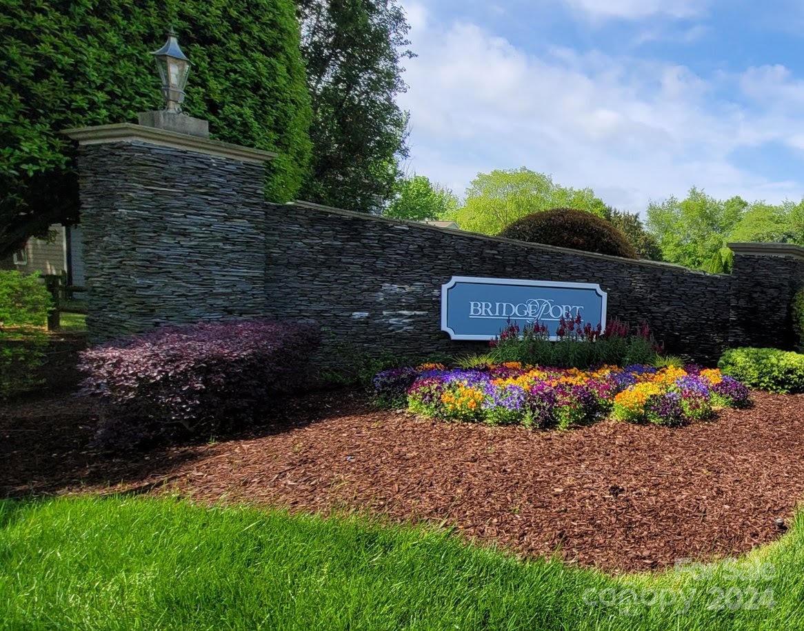 111 Ashford Hollow Lane