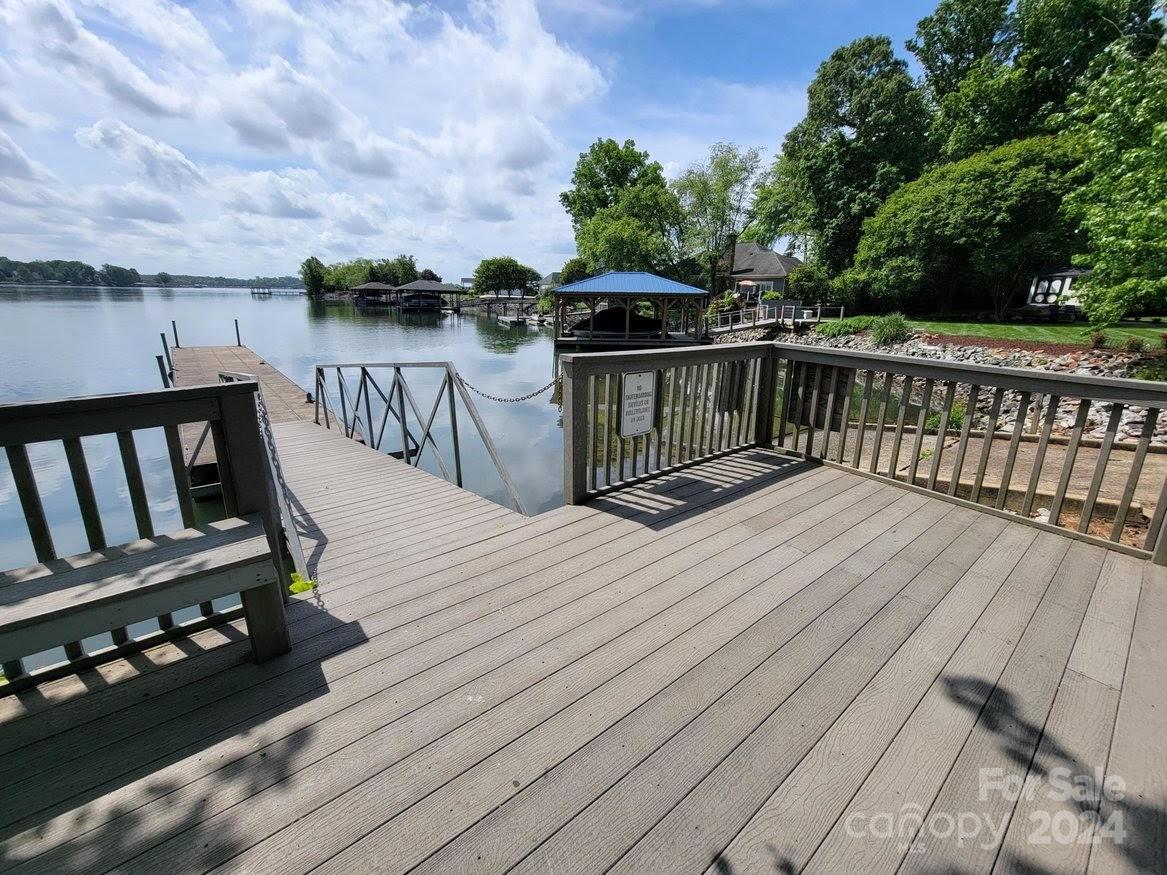 111 Ashford Hollow Lane