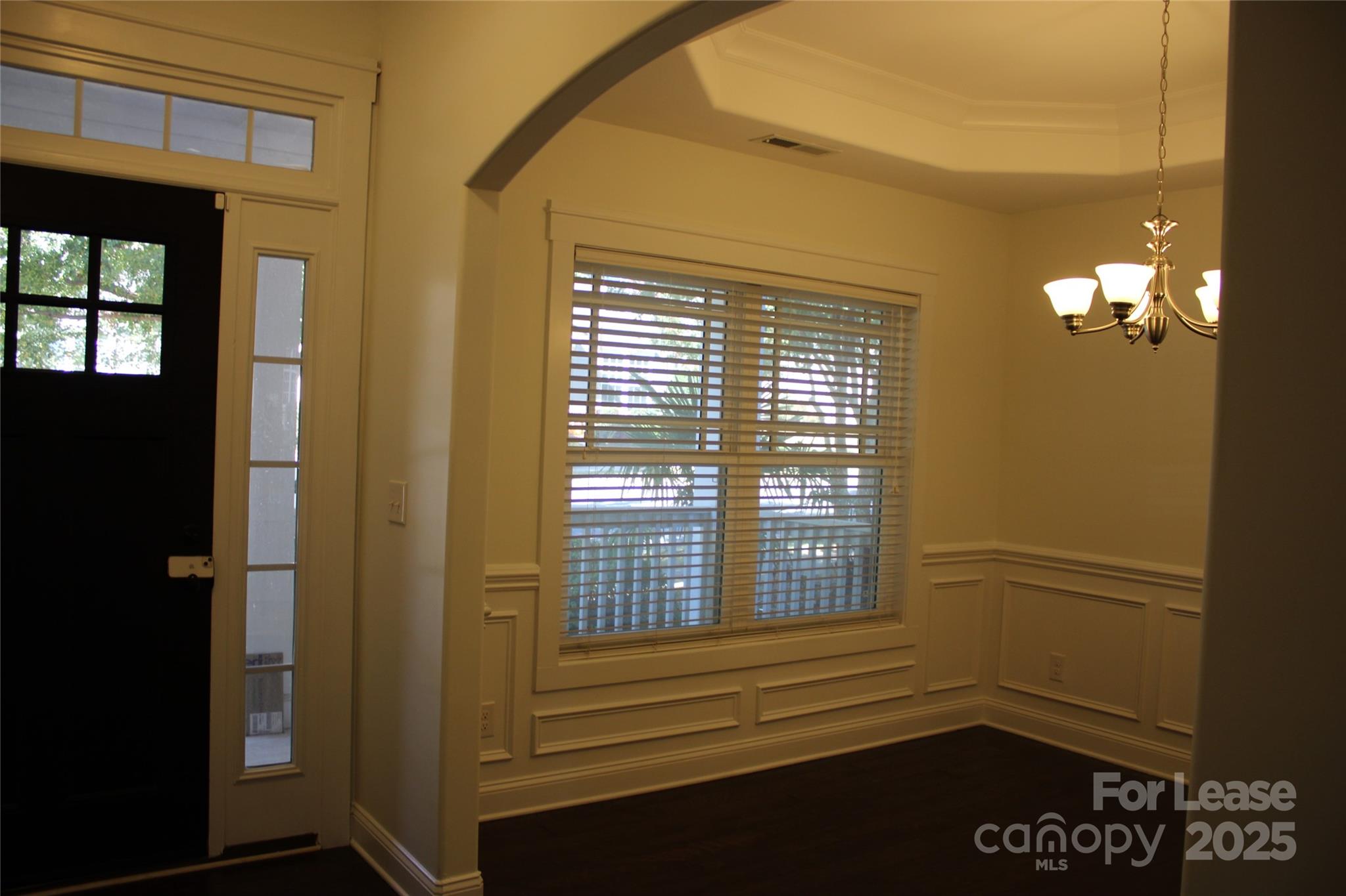 20127 Lamp lighters Way