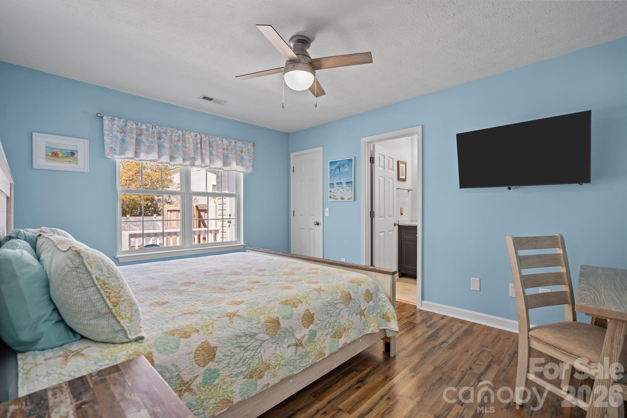 137 NE 4th Street