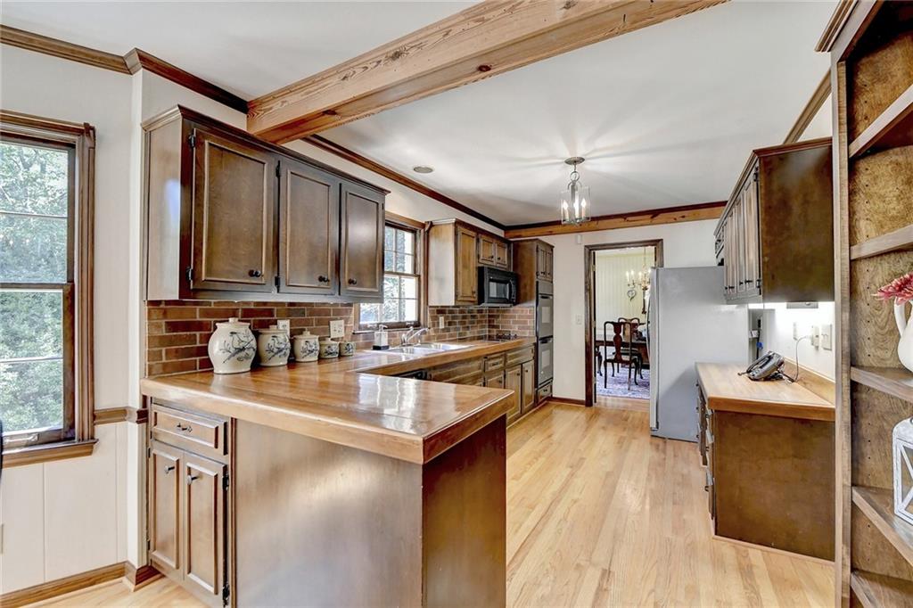 5179 Meadowlake Drive