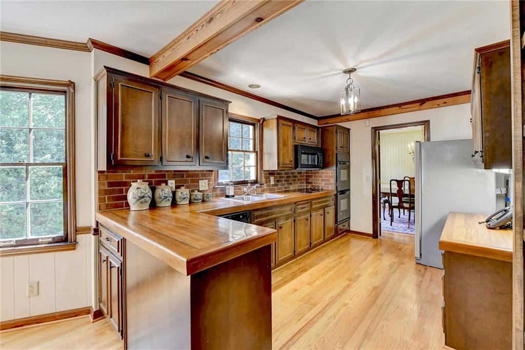 5179 Meadowlake Drive