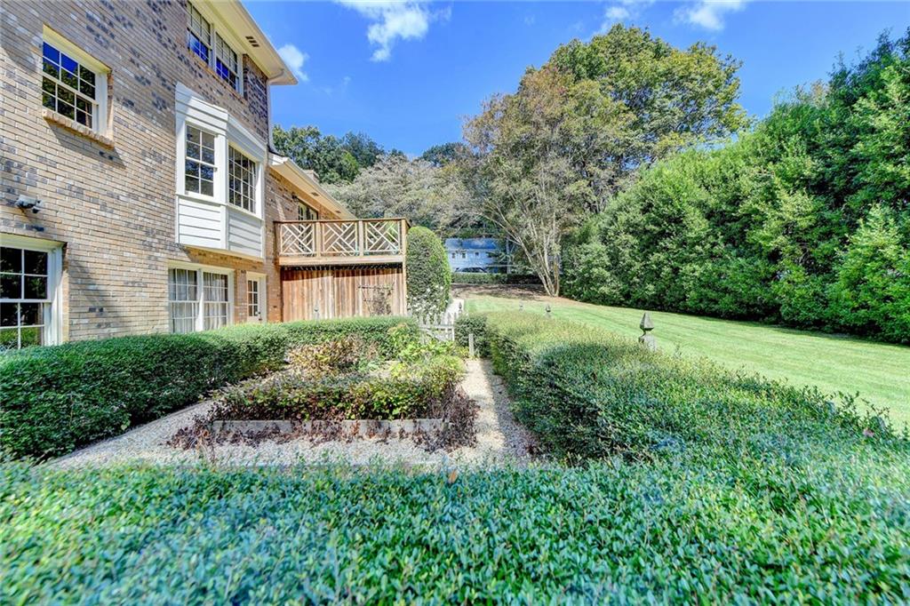 5179 Meadowlake Drive