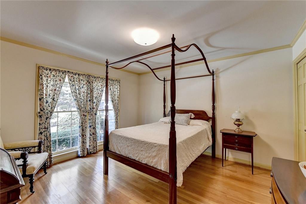 5179 Meadowlake Drive