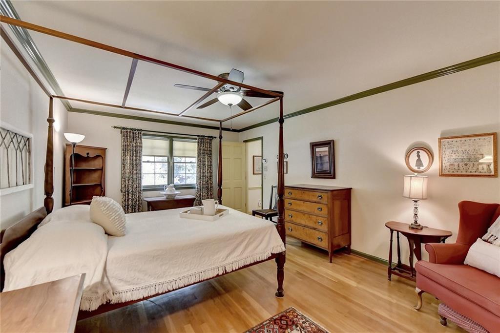 5179 Meadowlake Drive