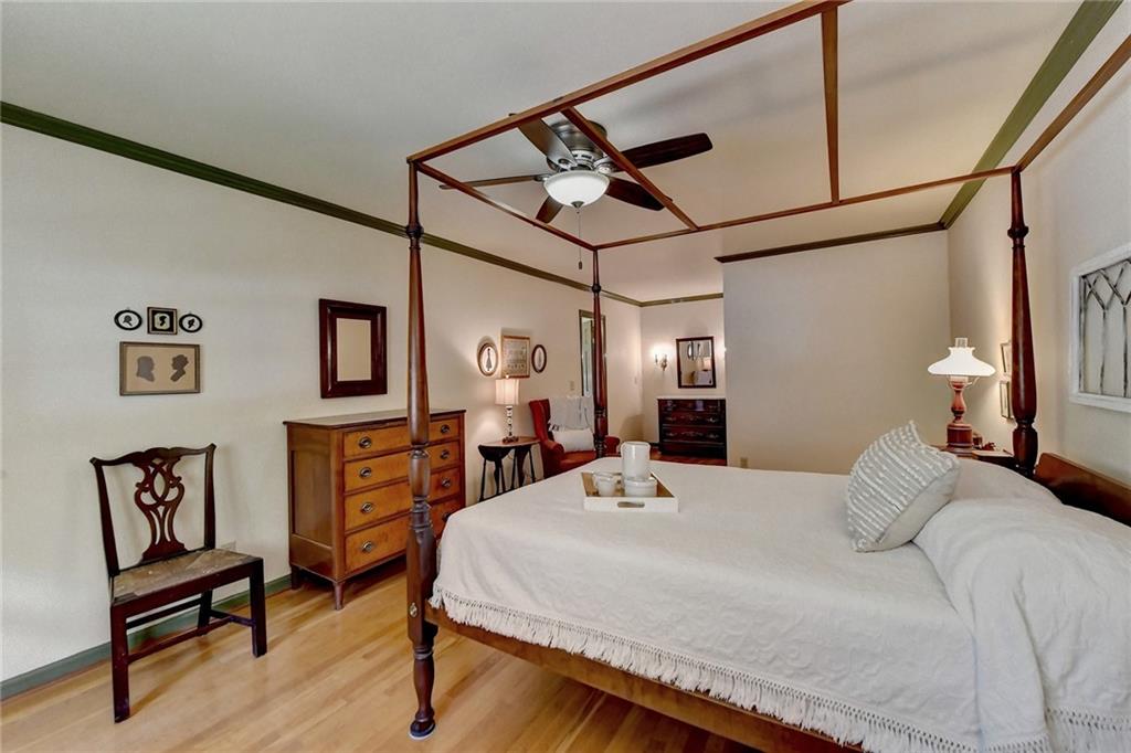 5179 Meadowlake Drive