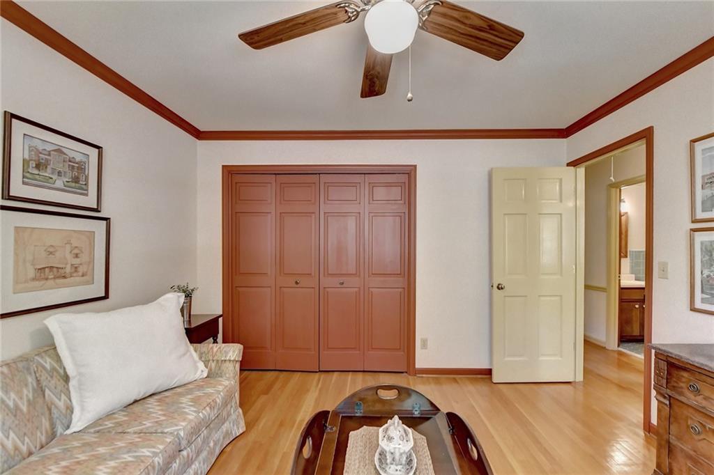 5179 Meadowlake Drive