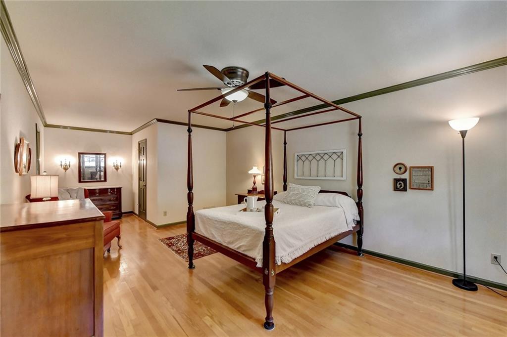 5179 Meadowlake Drive