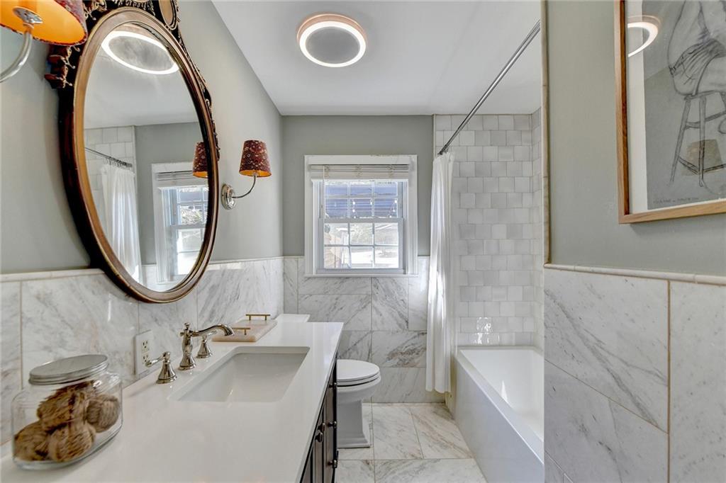 2500 Hawthorne Drive NE