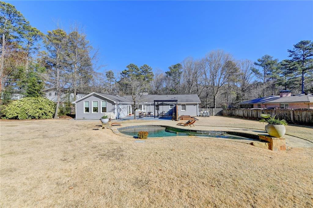 2500 Hawthorne Drive NE