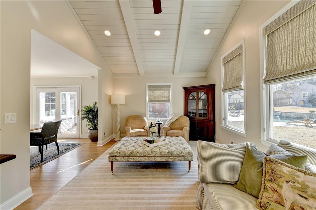 2500 Hawthorne Drive NE