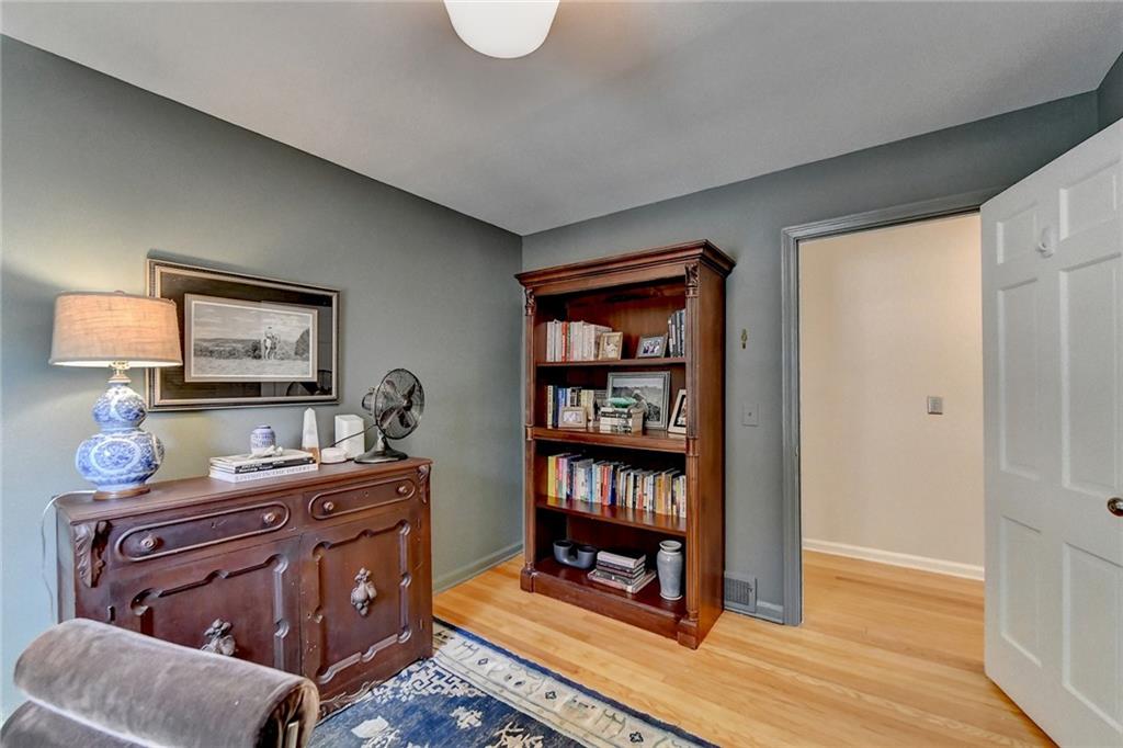 2500 Hawthorne Drive NE