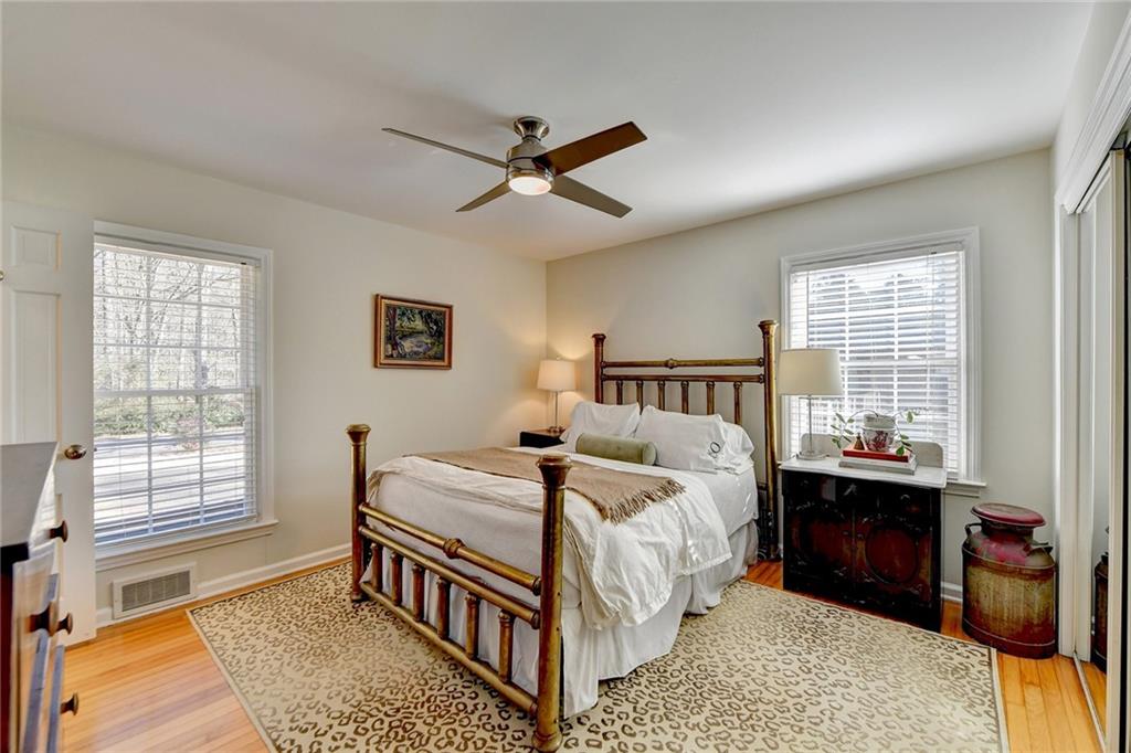 2500 Hawthorne Drive NE