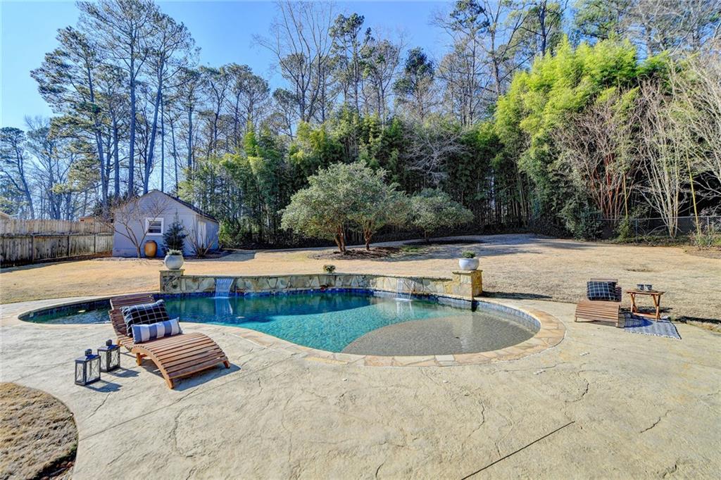 2500 Hawthorne Drive NE