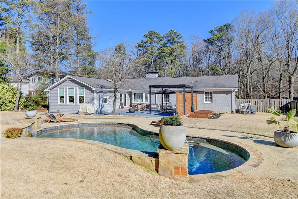 2500 Hawthorne Drive NE