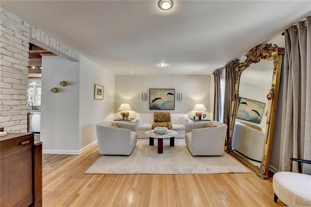 2500 Hawthorne Drive NE