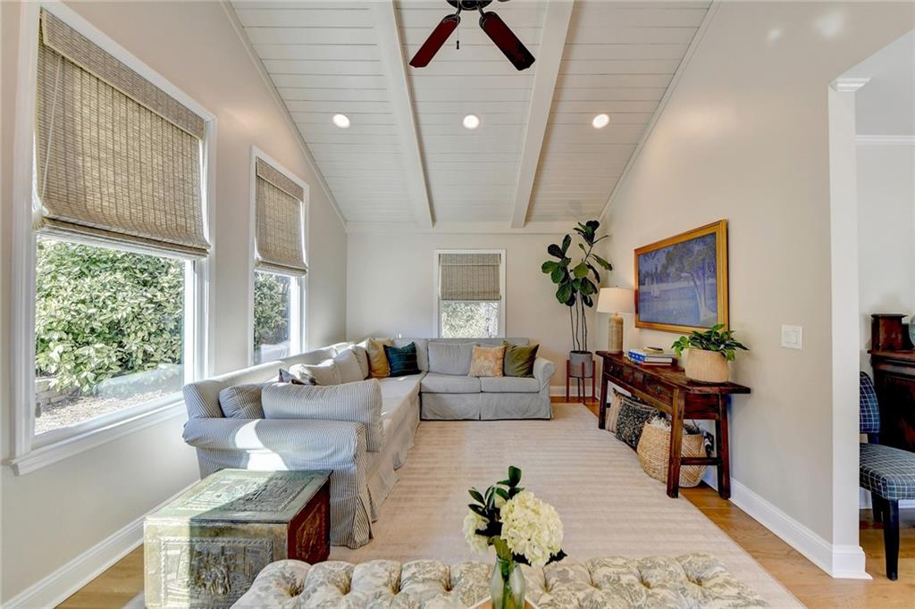 2500 Hawthorne Drive NE