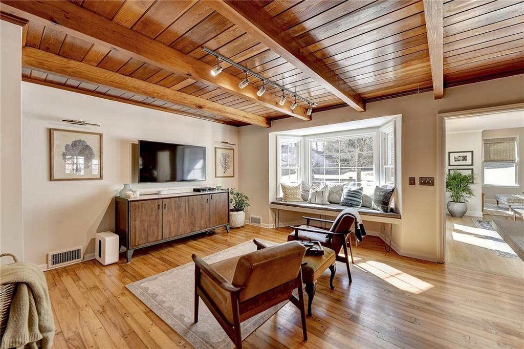 2500 Hawthorne Drive NE