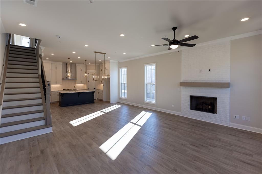 150 Everley Walk Unit 1