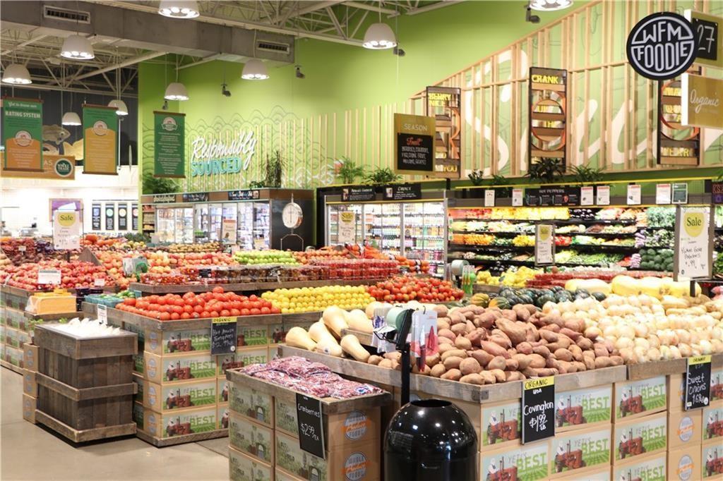 150 Everley Walk Unit 1