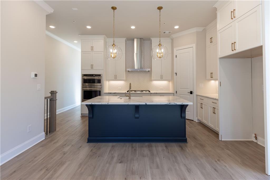 150 Everley Walk Unit 1