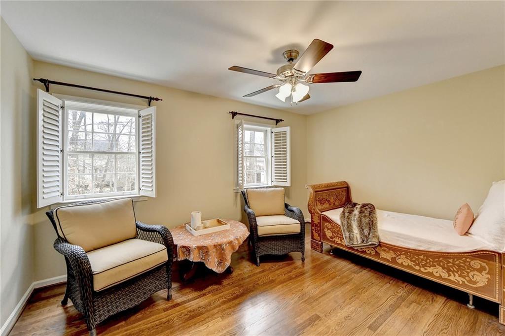 5105 Meadowlake Lane