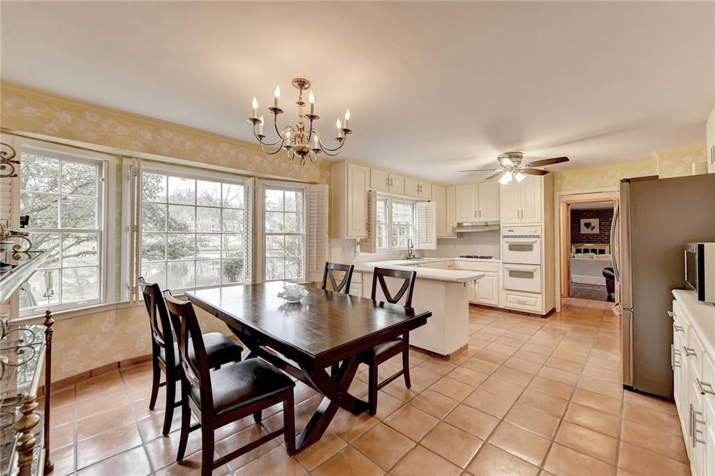 5105 Meadowlake Lane