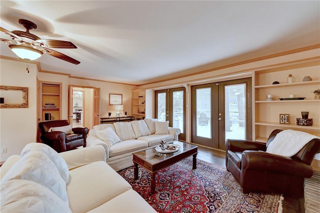 5105 Meadowlake Lane