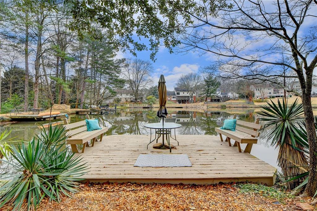 5105 Meadowlake Lane