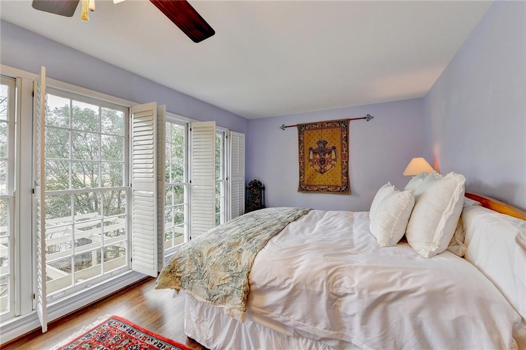 5105 Meadowlake Lane