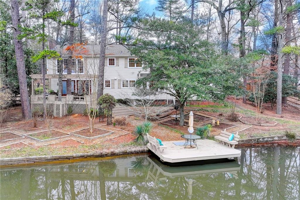 5105 Meadowlake Lane