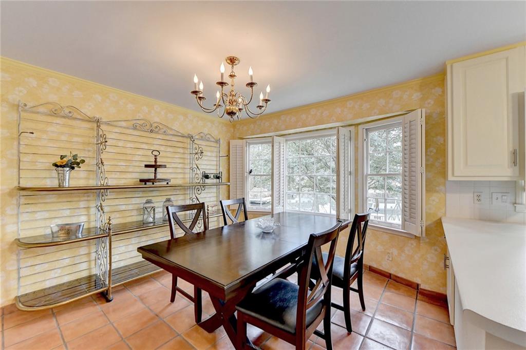 5105 Meadowlake Lane