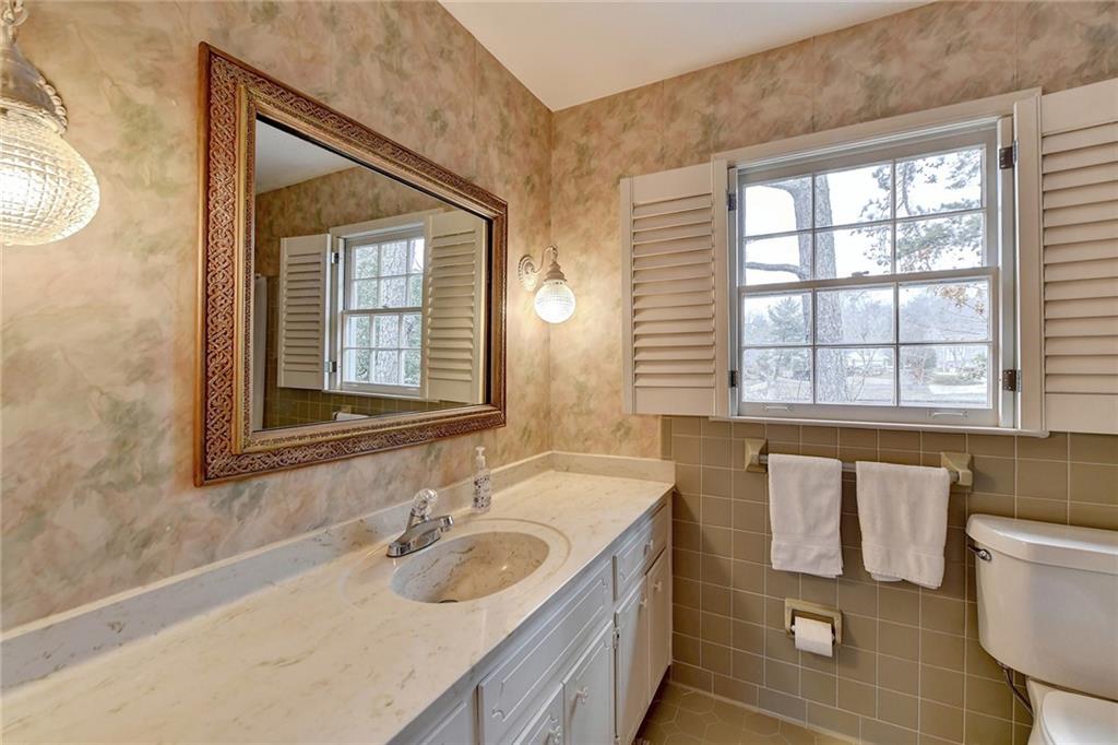 5105 Meadowlake Lane