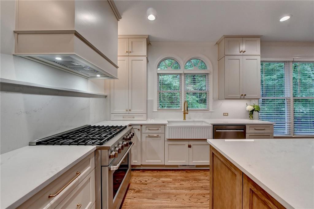 320 Oakhurst Leaf Drive