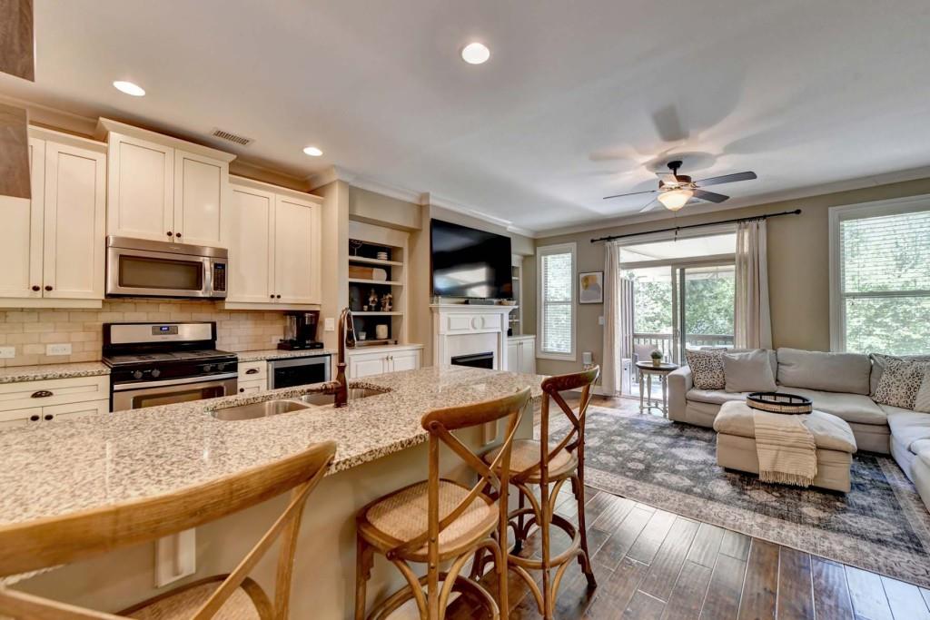 8040 Willoughby Court