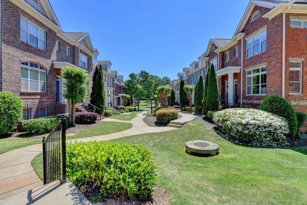 8040 Willoughby Court