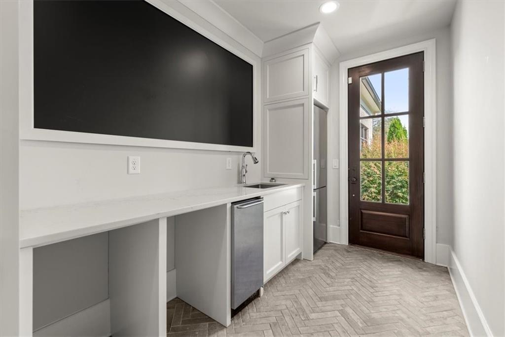 10160 Cedar Ridge Drive